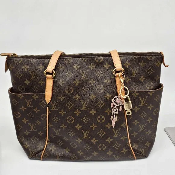 Authentic Louis Vuitton Lock & Key with unbranded Bagcharm, Keycharm, Keychain - Picture 3 of 7